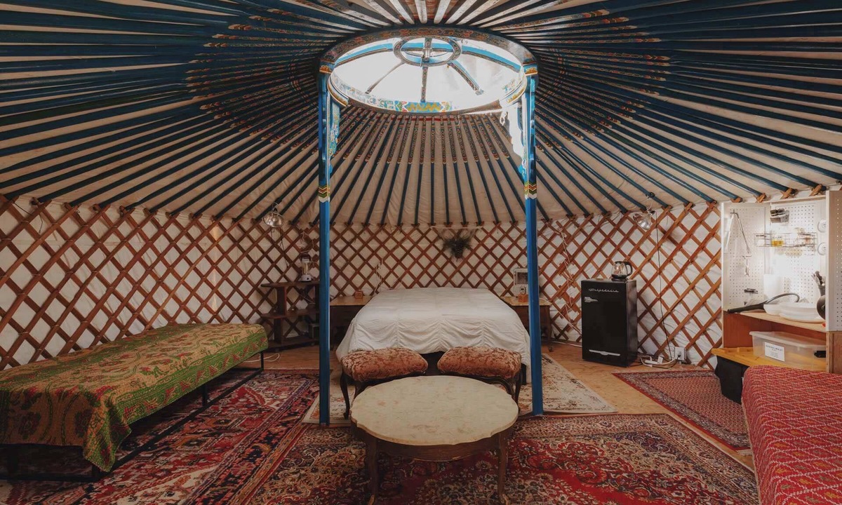 Dunlap House | Glamping yurt at a nature retreat near Sequoia