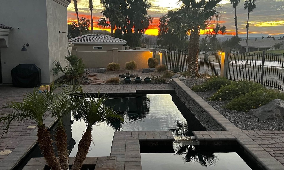 Lake Havasu City House | Golf Course Home - Sit in the pool/hot tub and enjoy the sunset & fairway views.