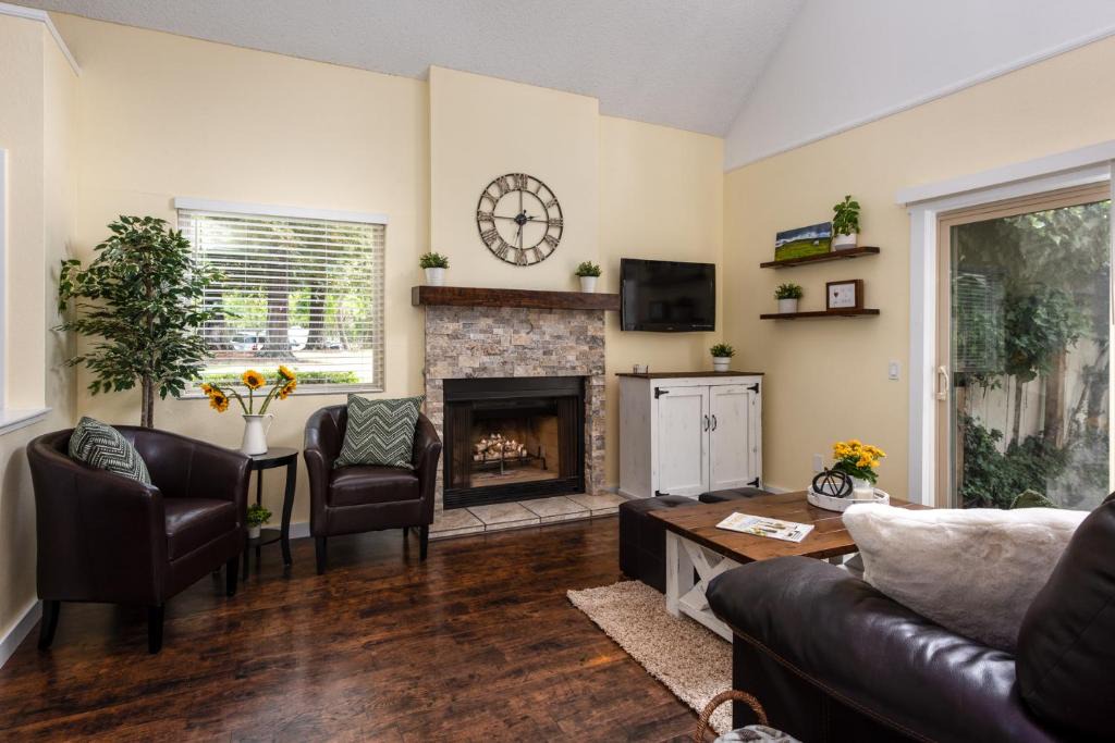 Santa Rosa House | Golf, wineries, spas, shopping, parks, play-time!