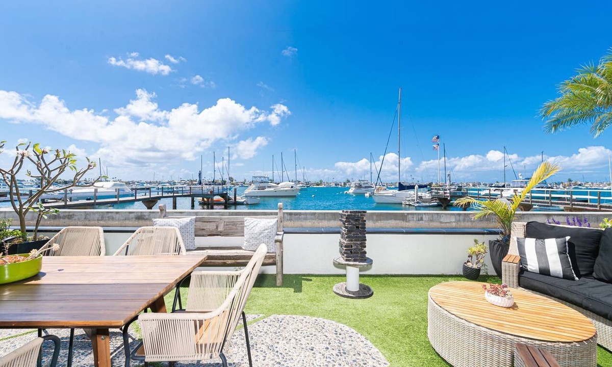 Balboa Island House | Gorgeous Balboa Island Home, Right on the Bayfront