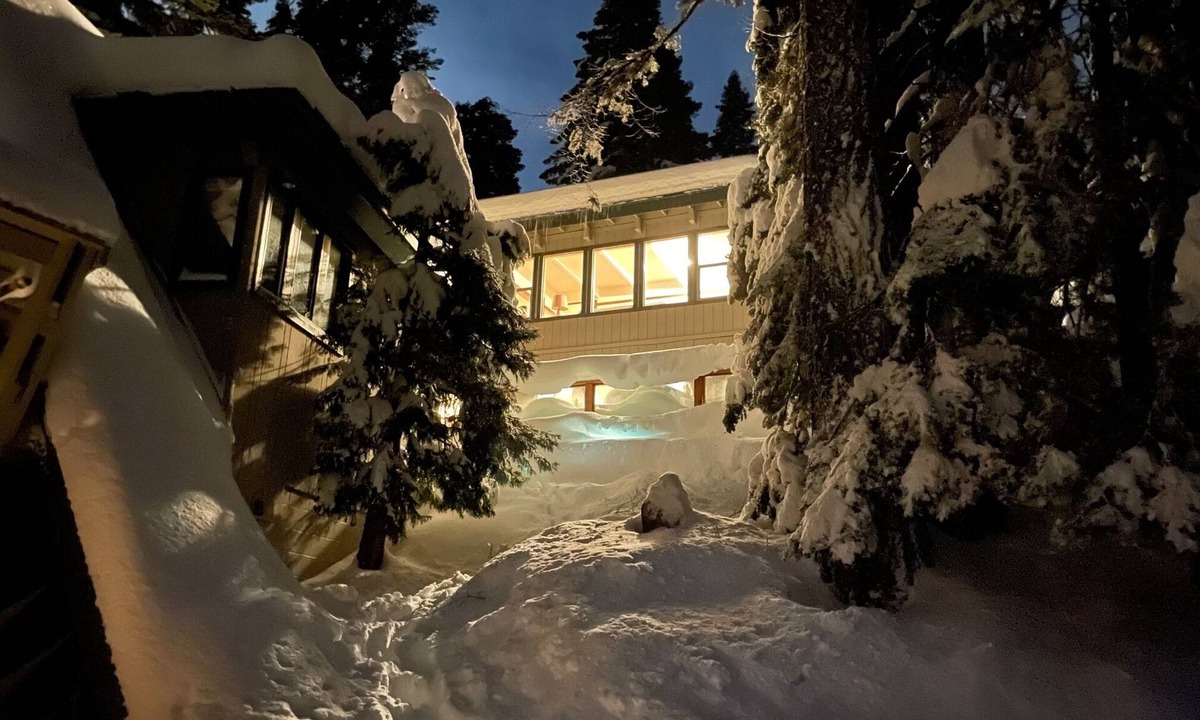 Chamberlands House | Gorgeous large Lake Tahoe Home with Chamberlands Membership