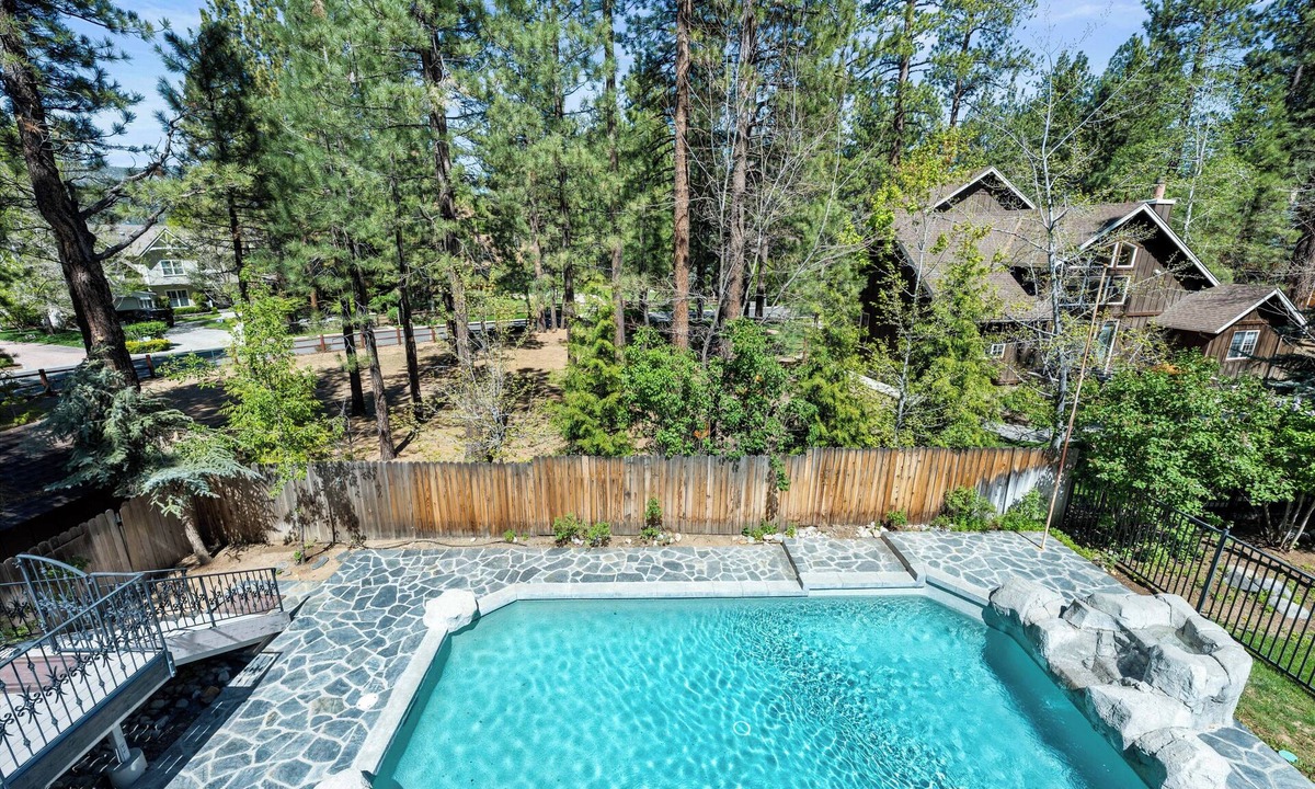 Big Bear Lake Cabin | Grand Oriole Estate - Luxury Estate | Pool, Hot Tub, Game Room