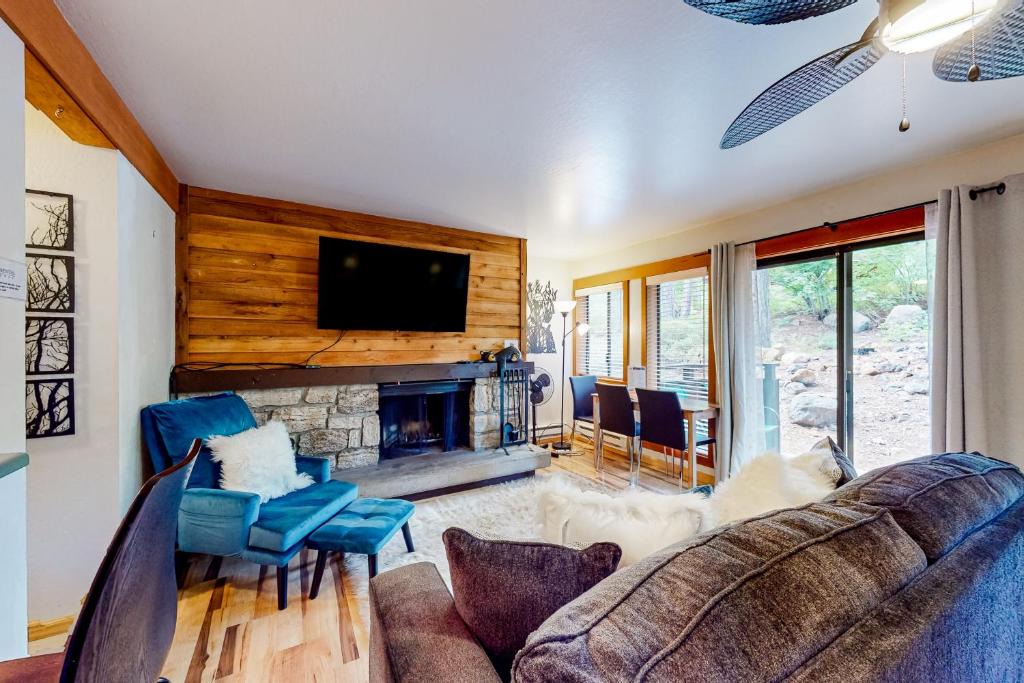Tahoe Woods Apartment | Granlibakken Getaway