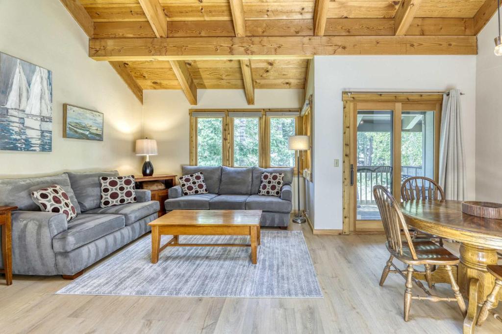Tahoe Woods House | Granlibakken Mountain Retreat