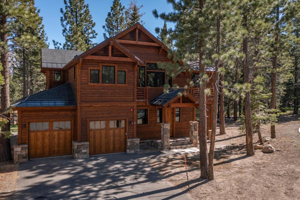 Mammoth Lakes House | Gray Bear #86 home