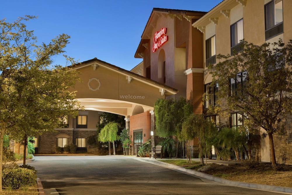Newbury Park Hotel | Hampton Inn & Suites Thousand Oaks, CA