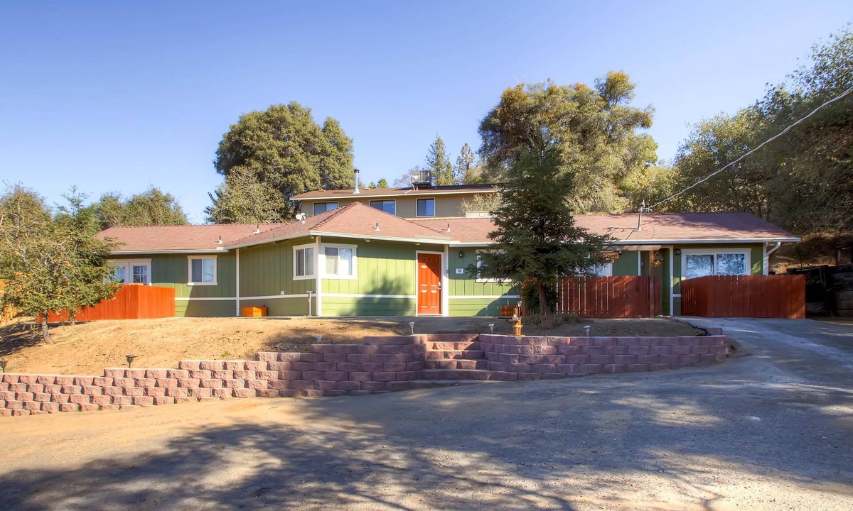 Yosemite Forks House | Harmony Hilltop Hideaway