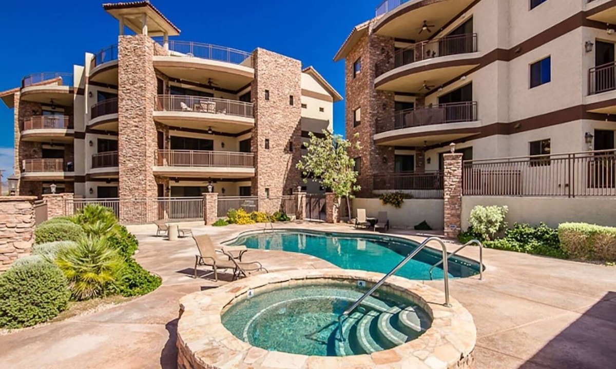 Parker Strip Apartment | Havasu Springs Lakeview Retreat 3 bed/2bath | Private Boat Slip & Resort Pool