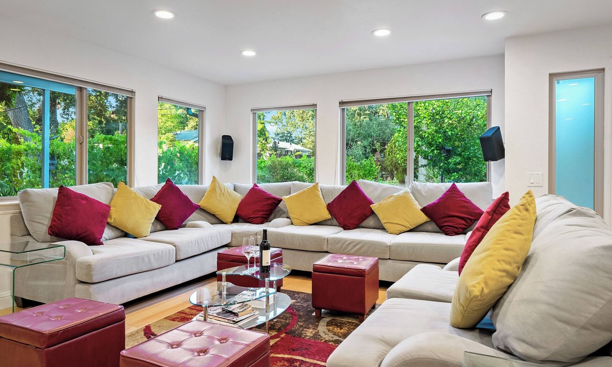 Templeton House | Hawley Days: 3 BR, 2 BA House in Templeton, Sleeps 10