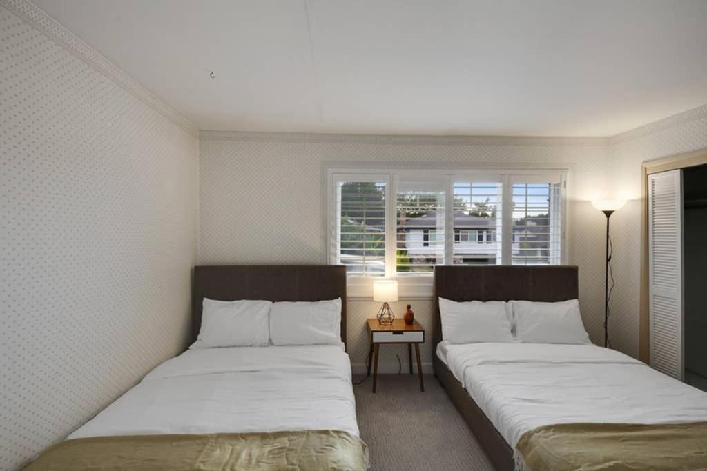 San Bruno House | Heavenly Hilltop Home 5 min SFO, Caltrain, BART