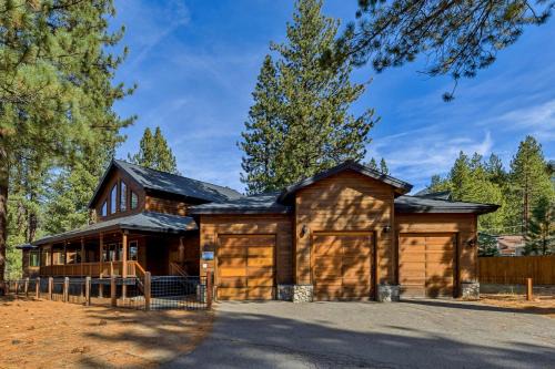 Bijou Park Acres House | Heavenly Valley Estate: Hot Tub Pets