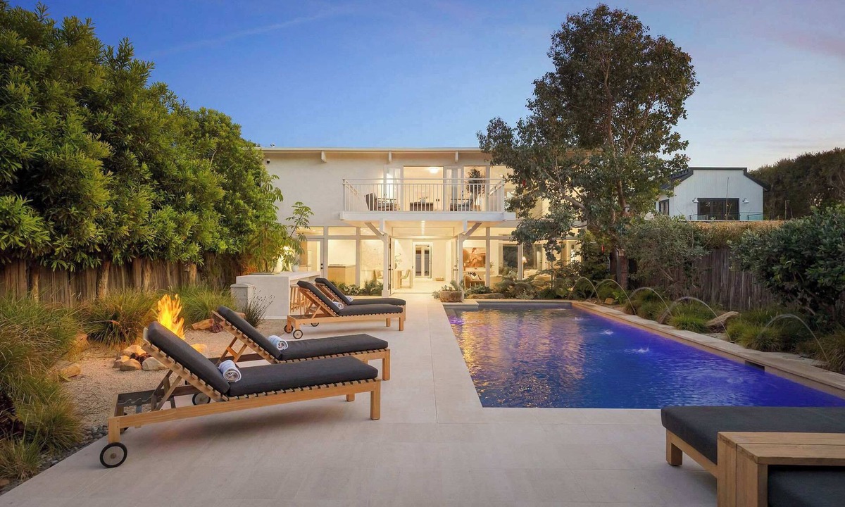 Eastern Malibu House | Hensman Malibu Colony by Stay Awhile Villas