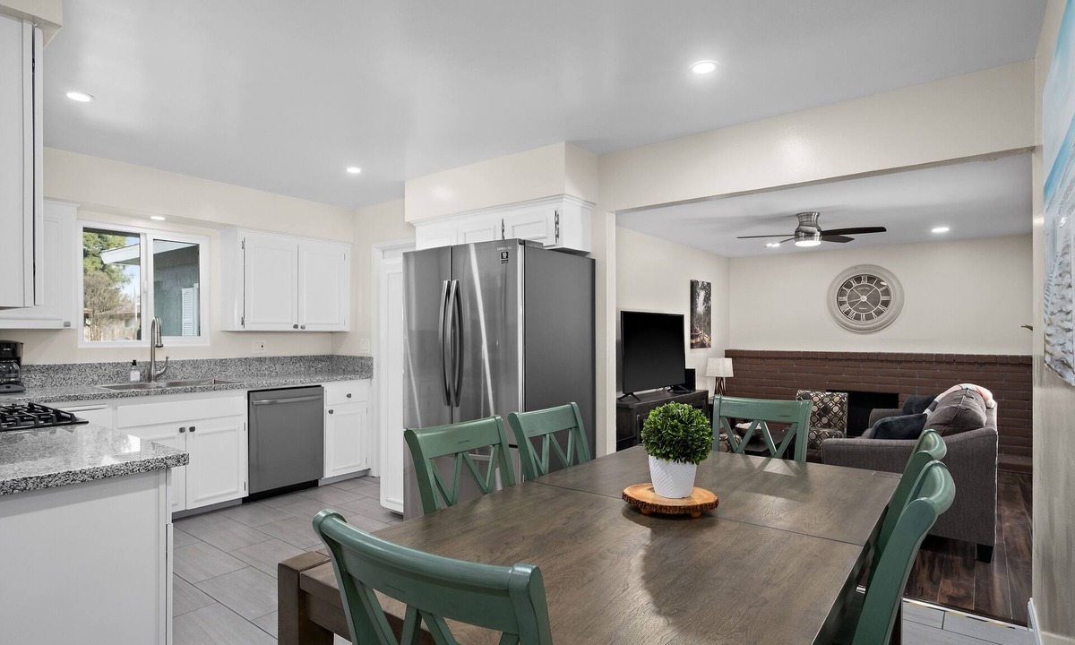 Fresno House | Hidden Gem Upgraded 4/2 in NW Fresno w RV Parking