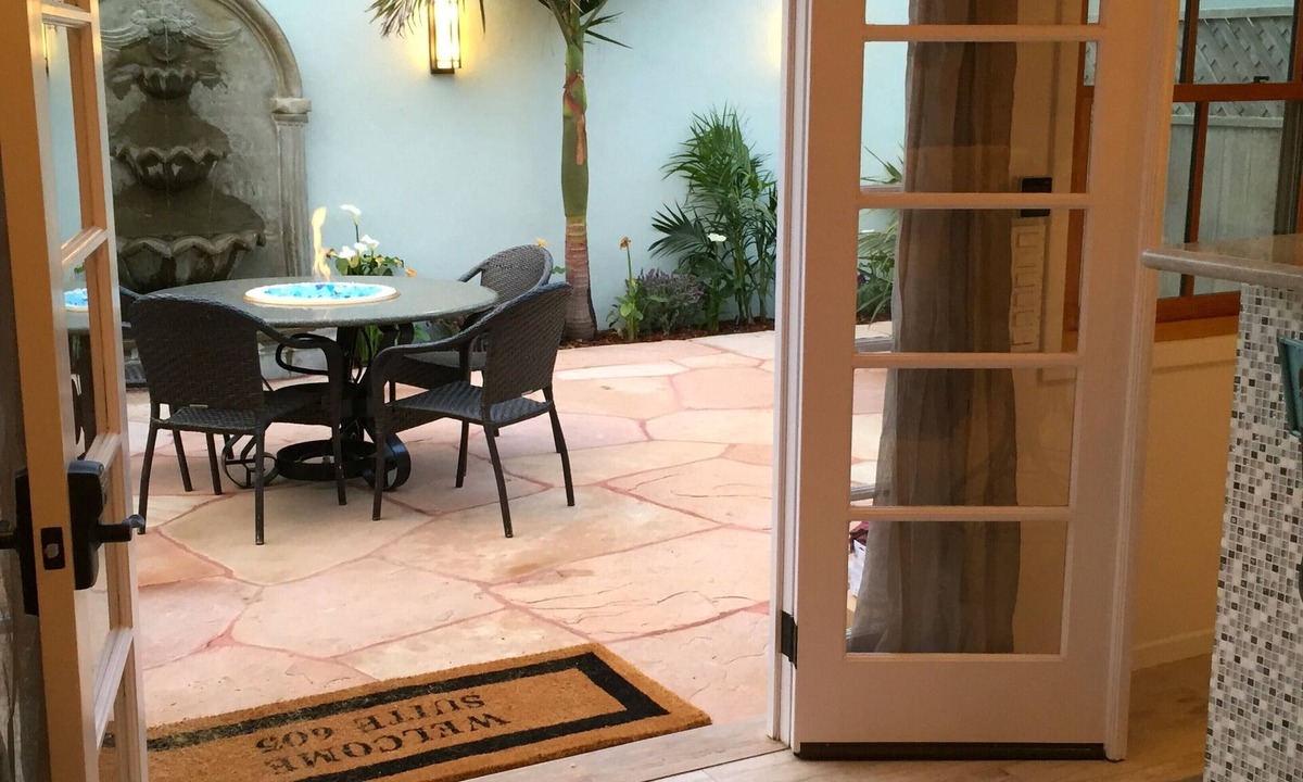 Santa Barbara House | Hidden Luxury - Prime Downtown