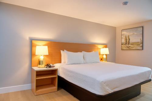 Patton Hotel | Highland Inn - San Bernardino