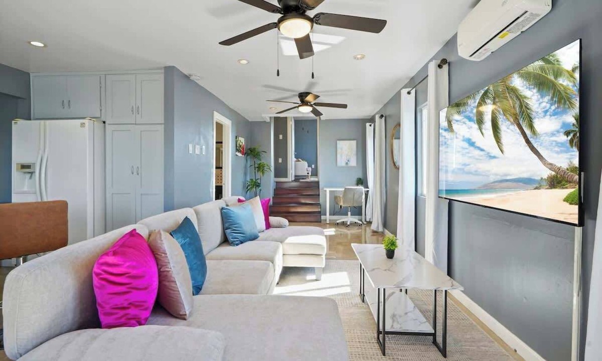 Eagle Rock House | Highland Park Home: Jacuzzi, Hillside Views, Walk to Cafés