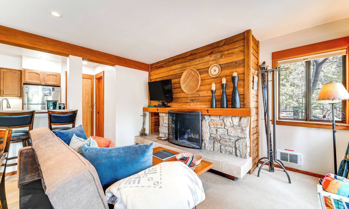 Tahoe Woods Condo | Hike, Sled & Ski! Cozy Tahoe City Condo w/Hot Tub