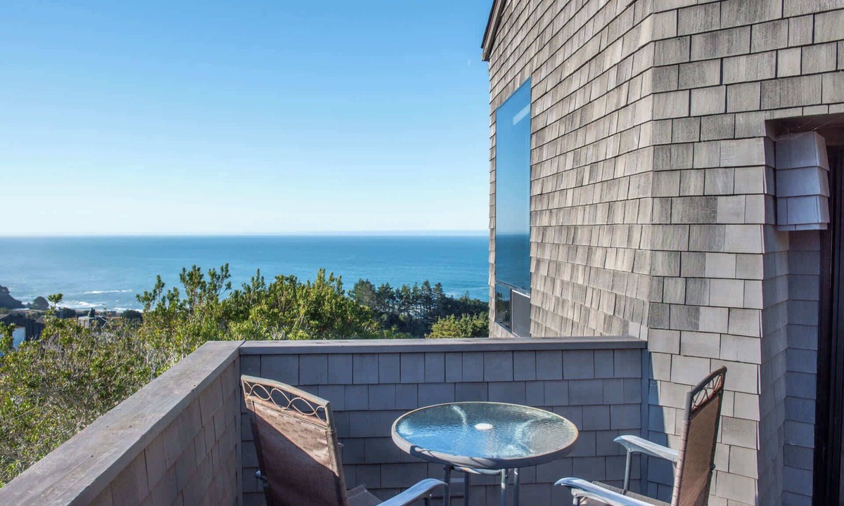 Sea Ranch House | Hillside Family Home for 10 With Panoramic Ocean Views!