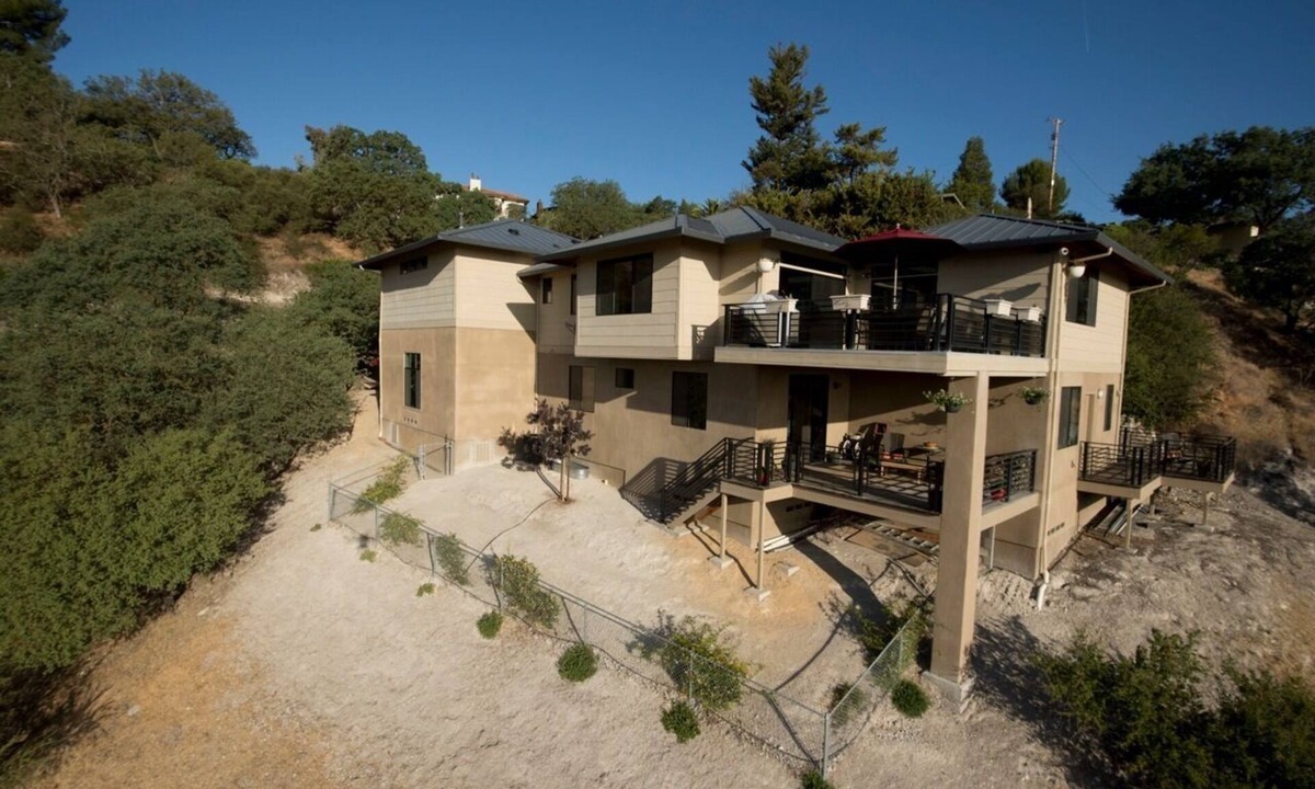 Paso Robles House | Hilltop 365: Downtown Luxury ~ Stunning Views ~ Hilltop ~ 3 Blocks To Downtown