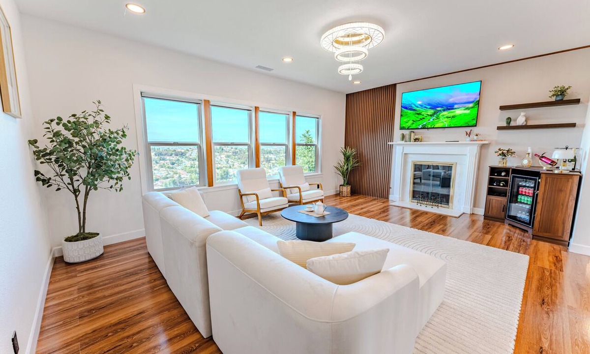 Valle Lindo House | Hilltop Luxury Estate with Panoramic Views in Gated Community