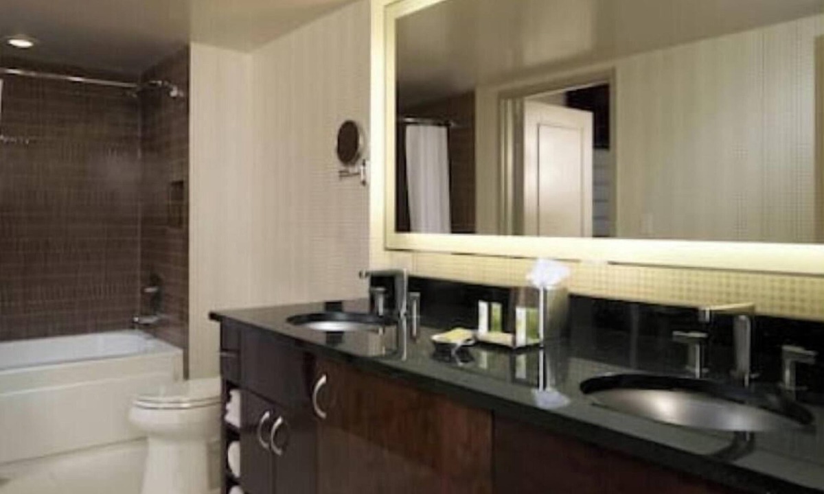 Las Vegas Hotel | Hilton Grand Vacations Club Elara Center Strip Las Vegas