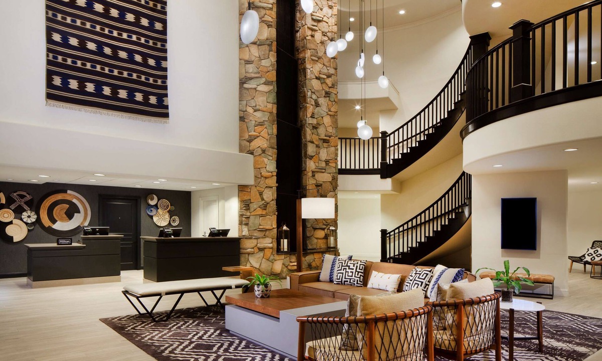 Scotts Valley Hotel | Hilton Santa Cruz/Scotts Valley