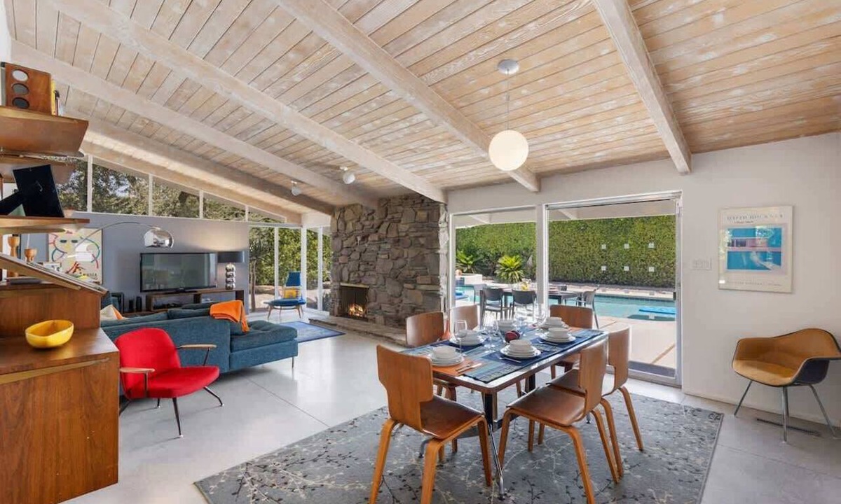 Twin Palms House | Hip Twin Palms Mid-Century