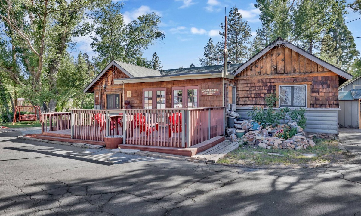Big Bear Lake Cabin | Historic 3BR Lodge House in Big Bear Lake | Pool Table, Lake Walk