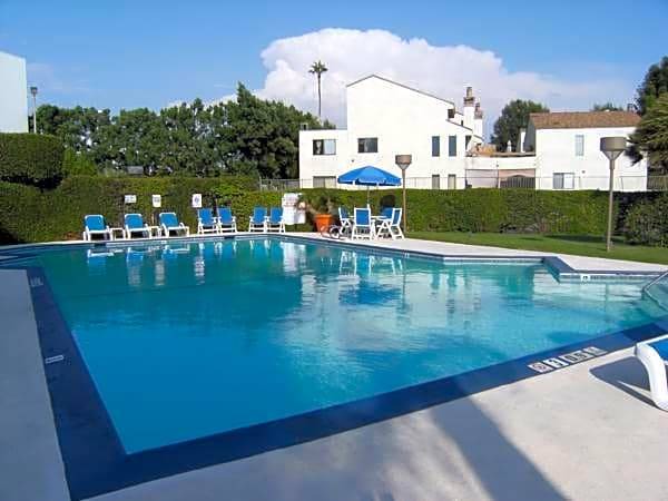 North Hills East Hotel | Holiday Inn Express Van Nuys
