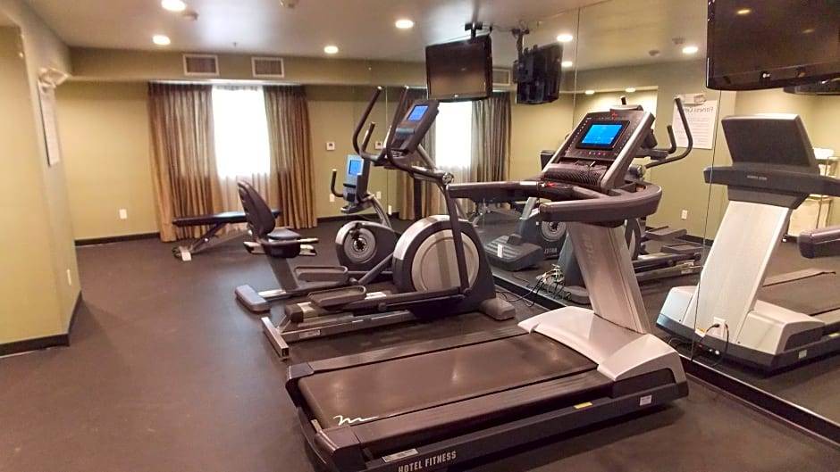 Pumpkin Center Hotel | Holiday Inn Express Bakersfield, an IHG Hotel