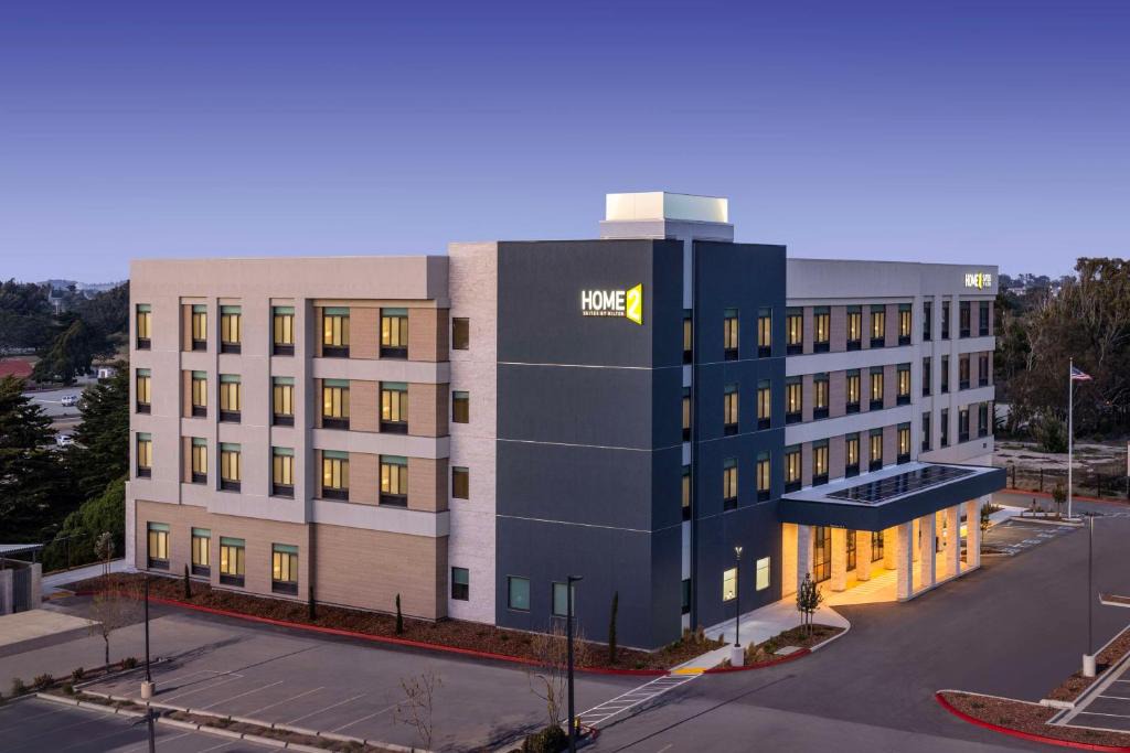 Marina Hotel | Home2 Suites By Hilton Marina