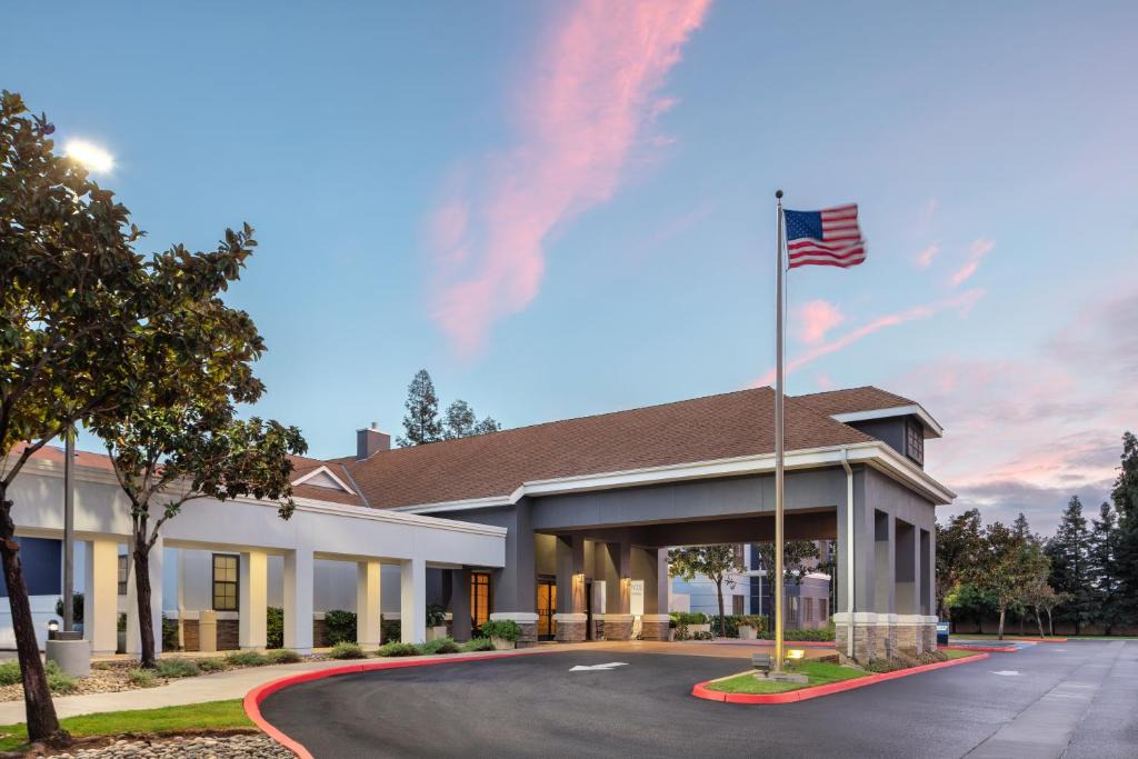 Raisin Hotel | Homewood Suites by Hilton Fresno