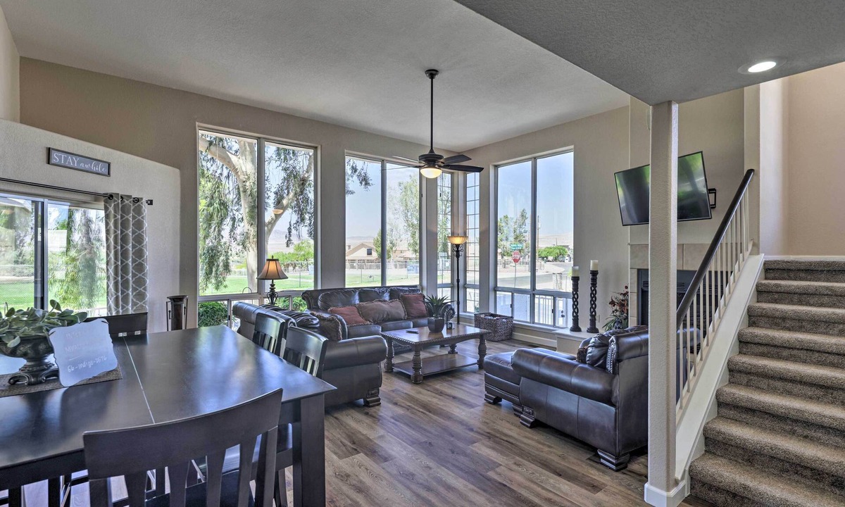 Bullhead City House | Hot Tub & River Views! Family Gem in Bullhead City
