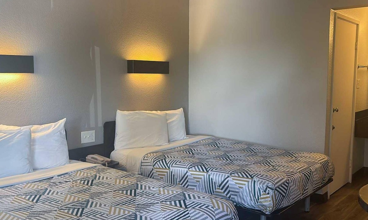 Watsonville Hotel | Hotel B5 Watsonville, CA - Monterey Area