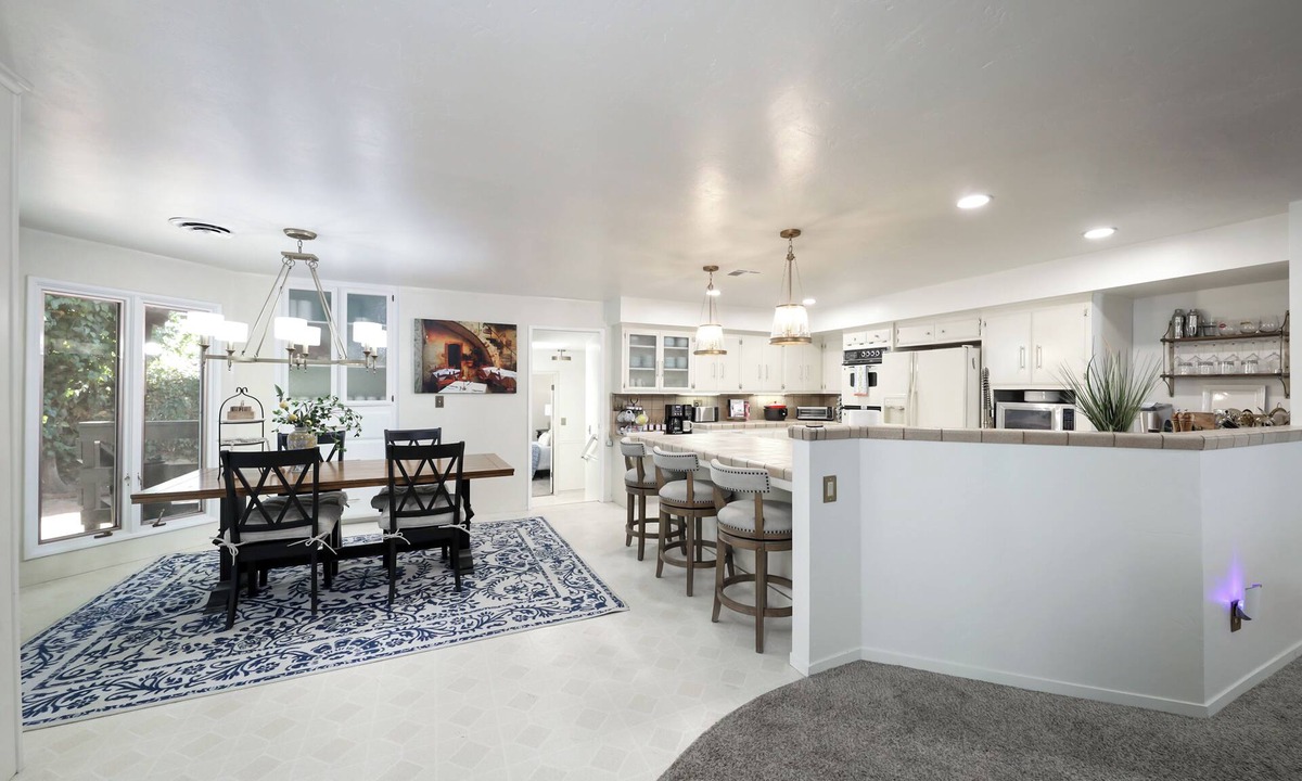 Bakersfield House | In the Desirable Upper La Cresta neighborhood, 3bedroom, 1minute walk to bluffs