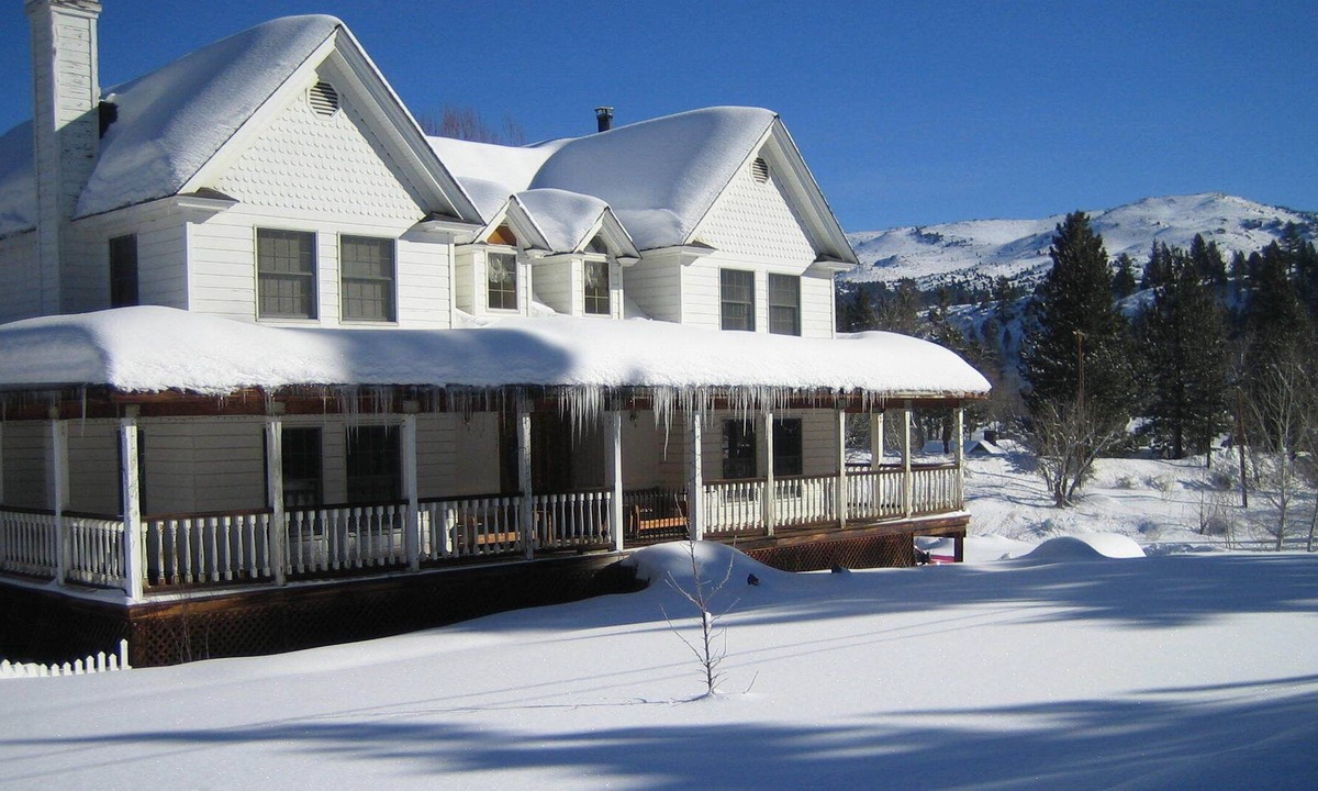 Markleeville House | In the quaint town of Markleeville. Close to Tahoe, Kirkwood, & Heavenly