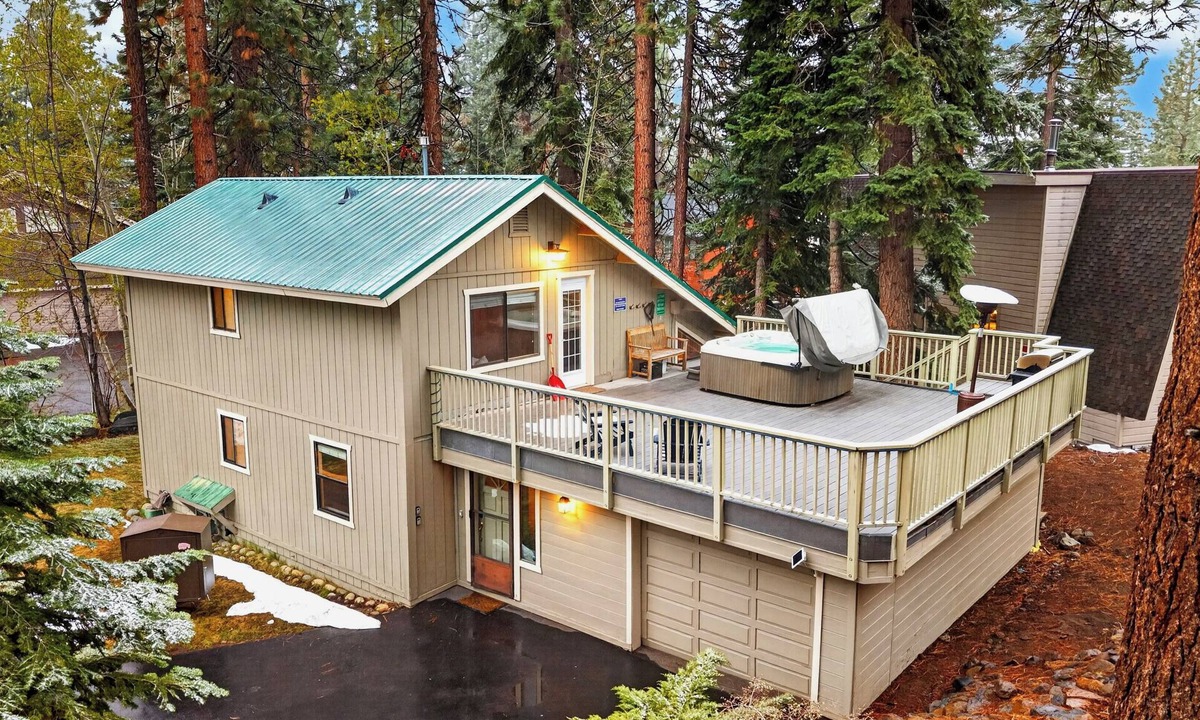 Incline Village Cabin | Incline Pines Retreat | Private HotTub + Wraparound Deck + Views | Near Dining