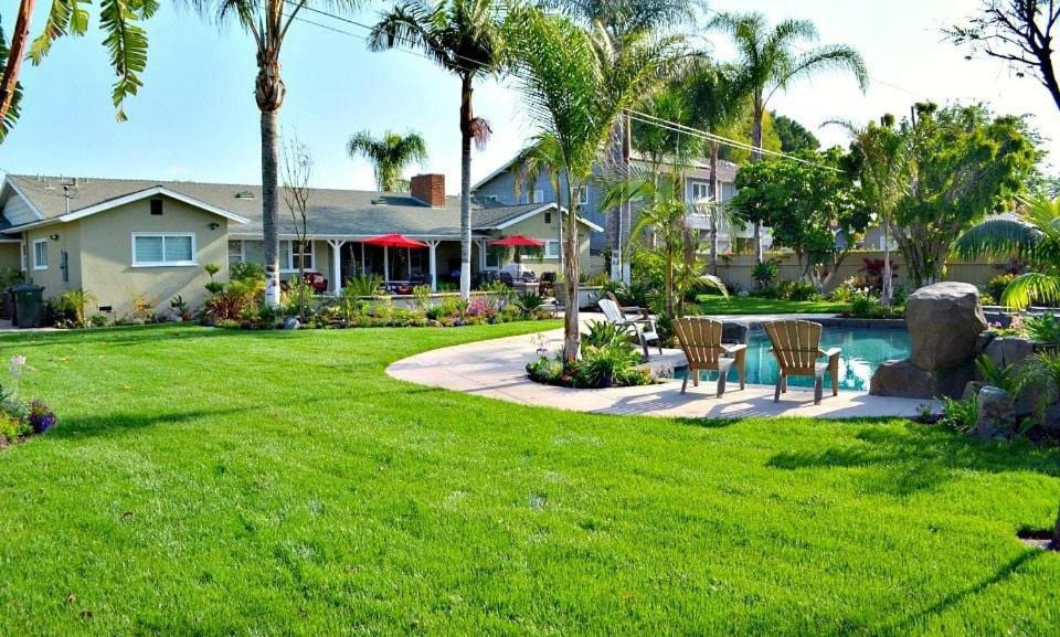 Northwest Anaheim House | Incredible Estate 5 Bedrooms 3 bathroom w/Resort Style Rock Pool & Jacuzzi