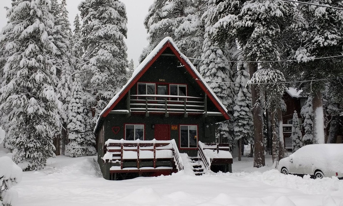 Serene Lakes Cabin | Just Across From Serene Lakes. 5A-Chalet. Enjoy The Peace And Comfort!