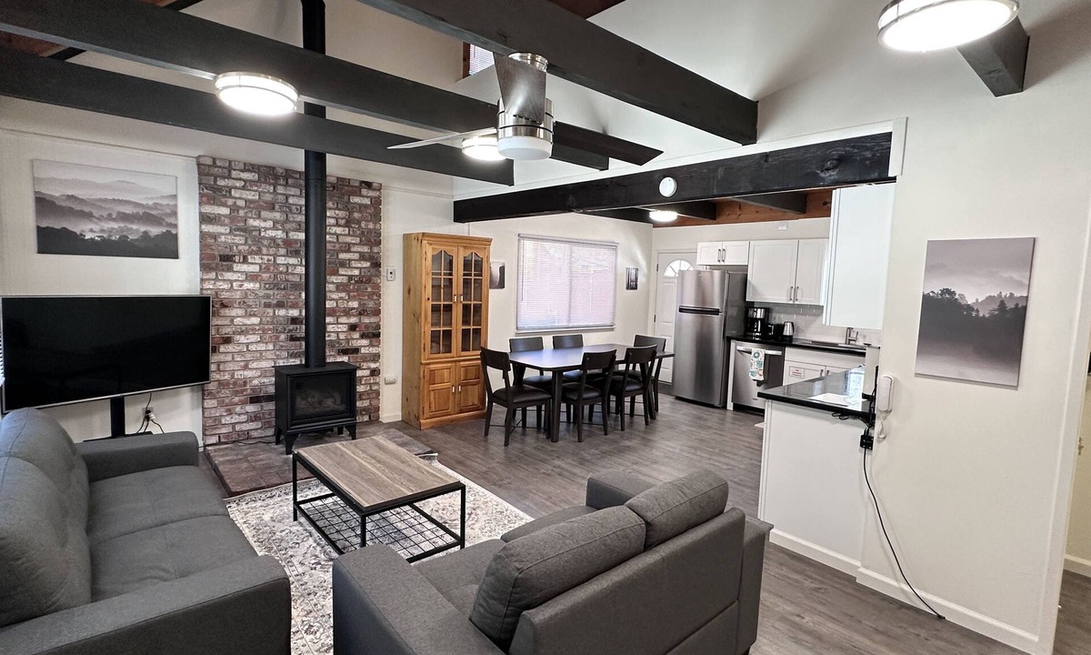 North Upper Truckee Ski Chalet | Just Remodeled Mountain View Chalet Near Heavenly and Lake
