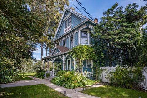 Nipomo House | Kaleidoscope Inn & Gardens