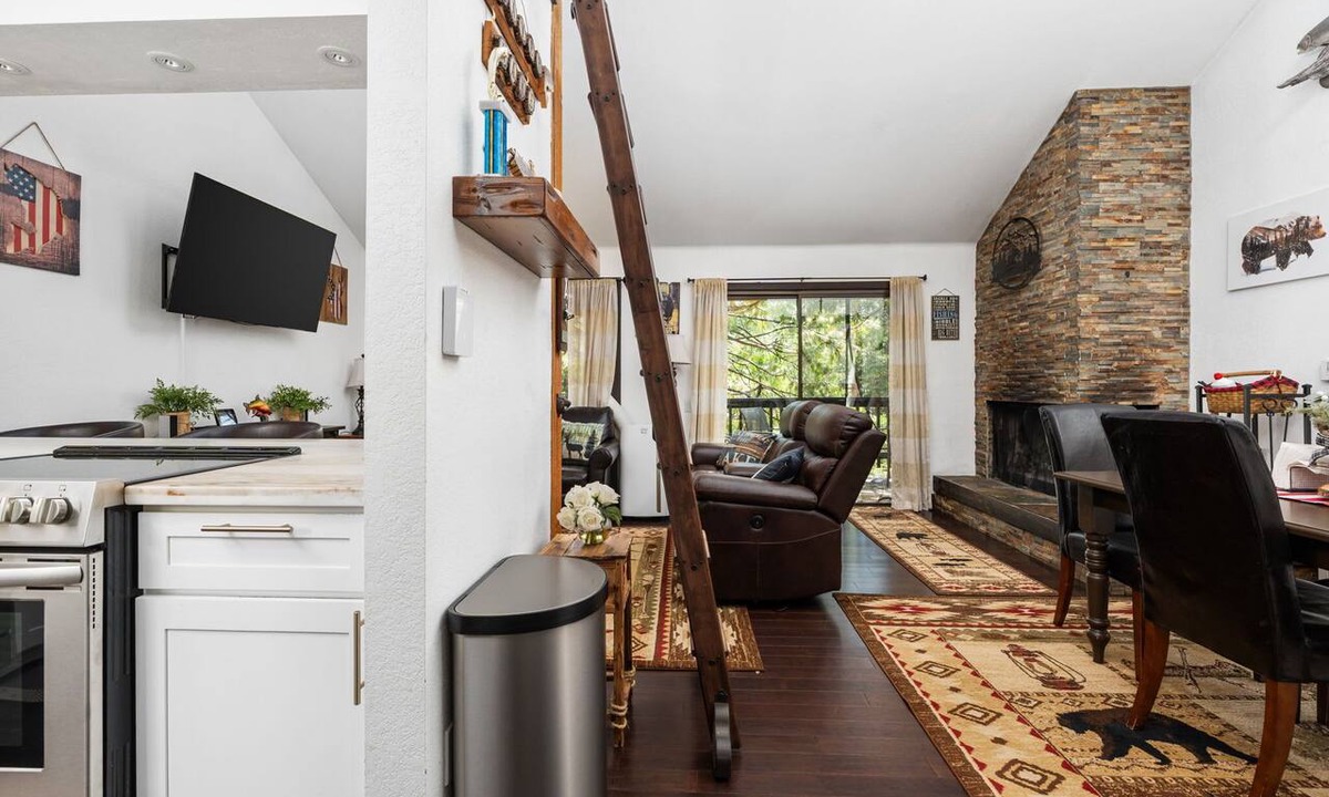 Shaver Lake Condo | Kamp Kokanee | Updated Condo Near Spa + Sauna