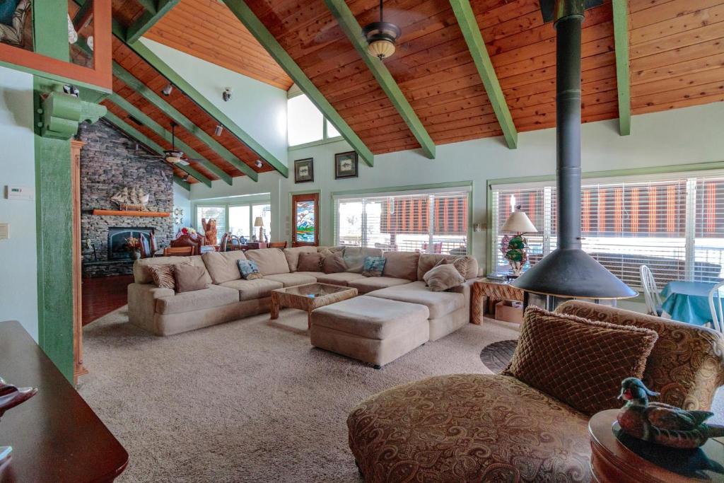 Bass Lake House | Knott Lakeview