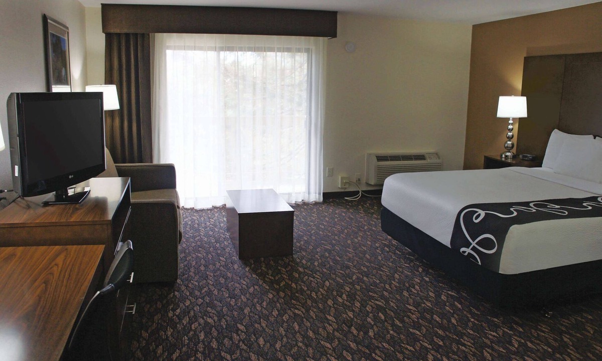 Hayward Hotel | La Quinta Inn & Suites by Wyndham Oakland - Hayward