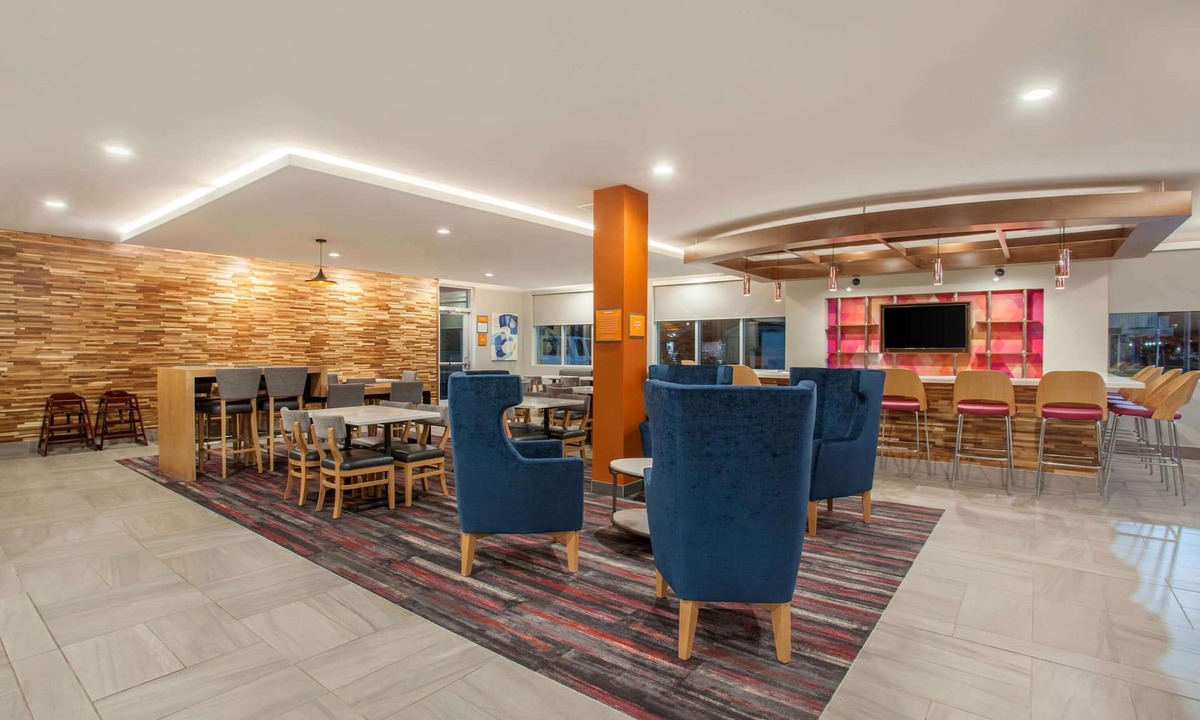 Madera Hotel | La Quinta Inn & Suites by Wyndham Madera