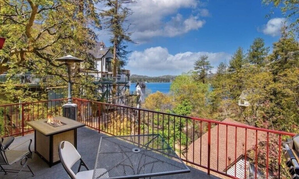 Cedar Glen Cabin | Lake Arrowhead Lakefront Cabin. Sunset views, swim, beach concerts & outlets!