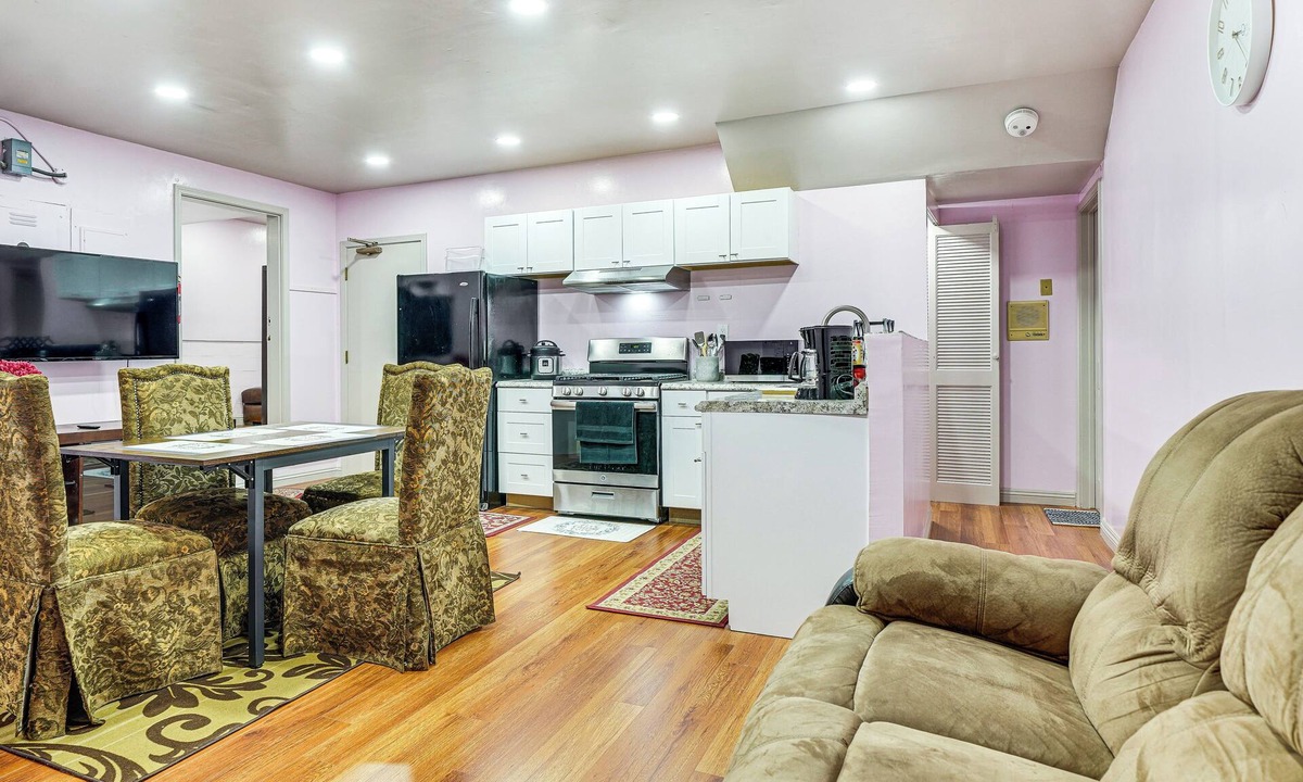 Castro Valley Apartment | Lake Chabot Getaway ~ 3 Mi to Water!
