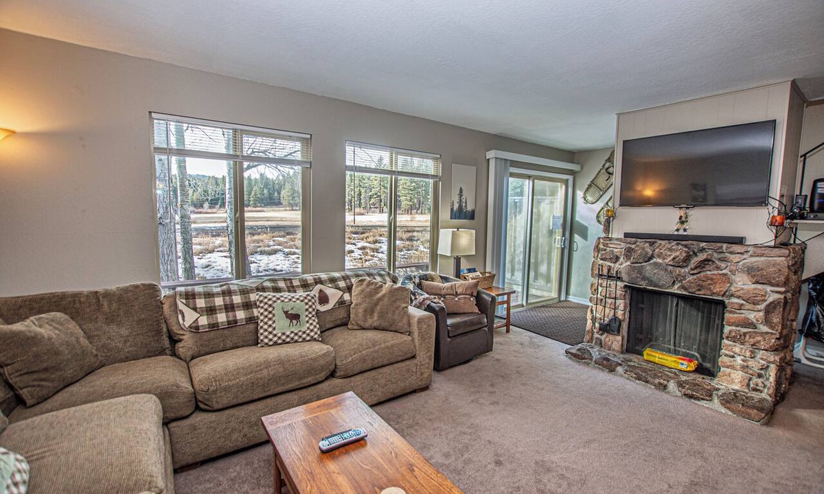 Lake Forest Condo | Lake Forest # 117 by Hauserman Rentals