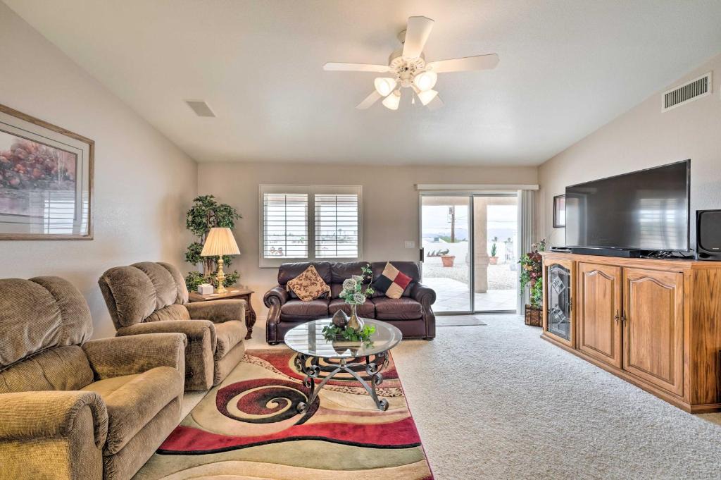 Lake Havasu City House | Lake Havasu Retreat with Pool and Spa!