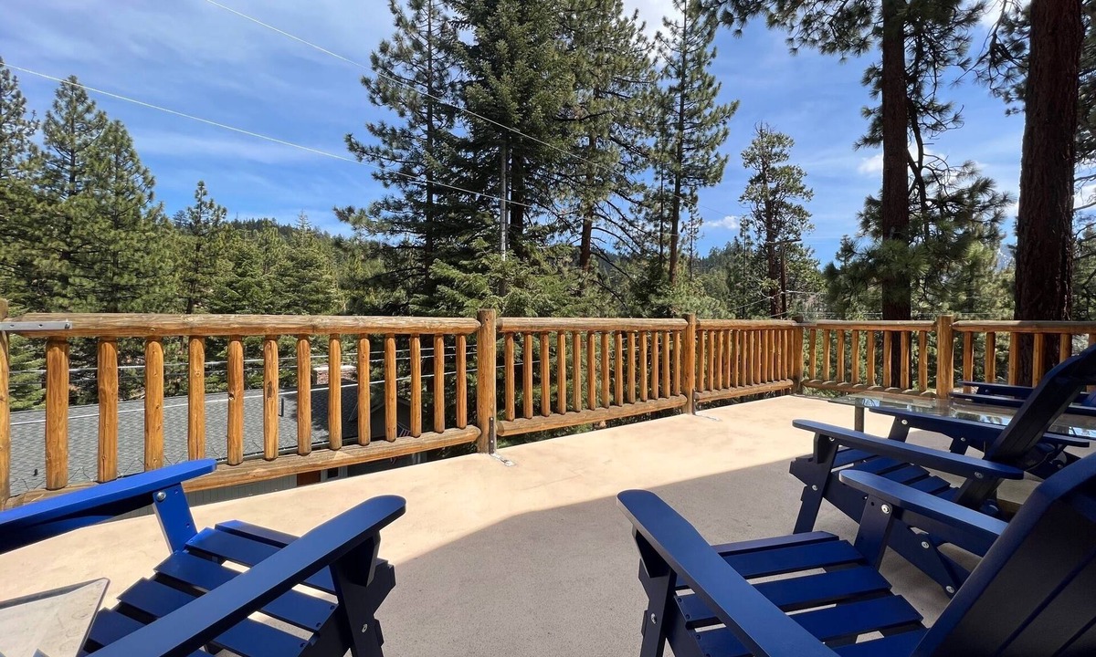 Zephyr Cove House | Lake Tahoe Forest Getaway - Peaceful Setting, Near Lake & Town, Sleeps 10 people